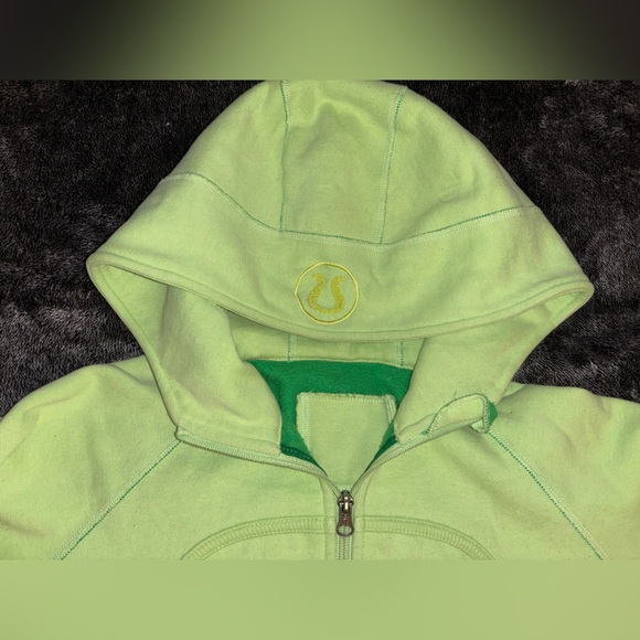 Lululemon Scuba Woman’s Green Hoodie - Picture 5 of 6